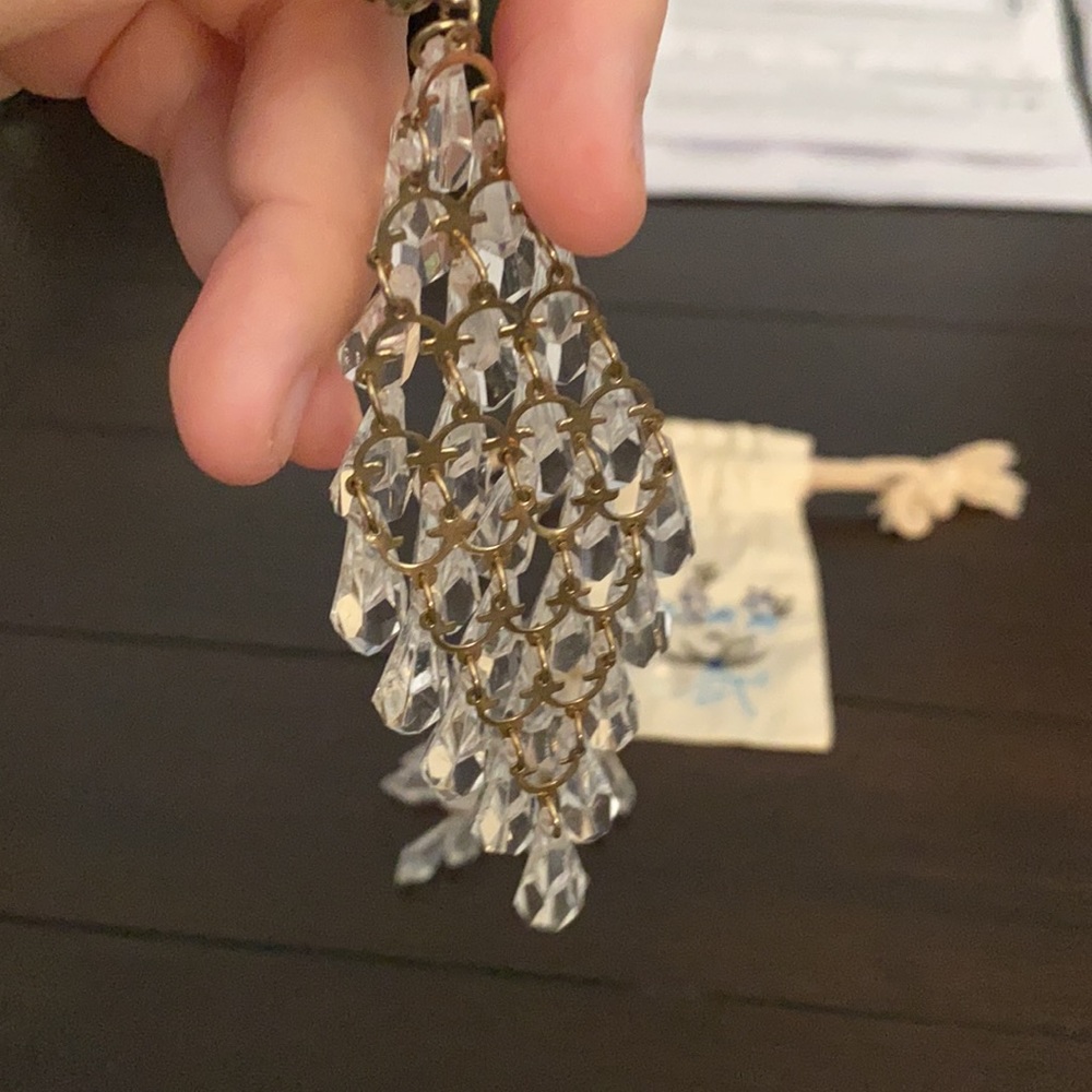 VINTAGE CLEAR CHANDELIER EARRINGS - Picture 5 of 6